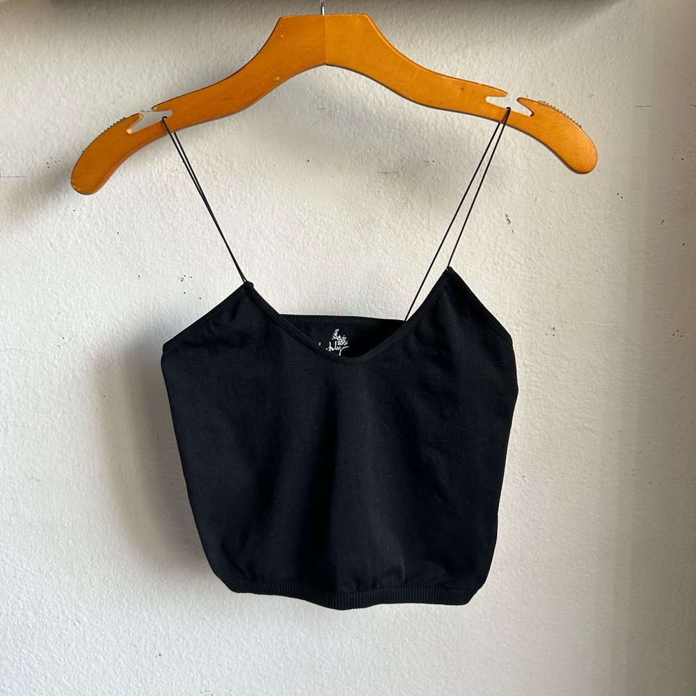 FP Intimately Seamless Cami Brami cropped black top Size M/L